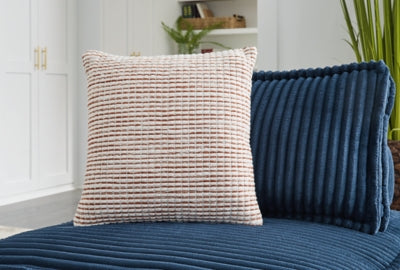 Nashlin Pillow 
