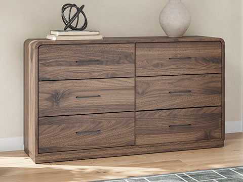 Hollinaze Dresser