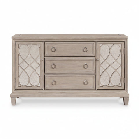 Jorlaina Dining Server